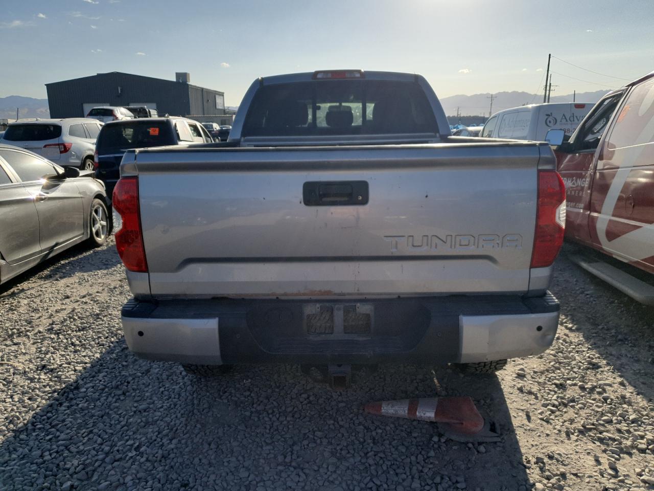 2017 Toyota Tundra Double Cab Sr - Image 6