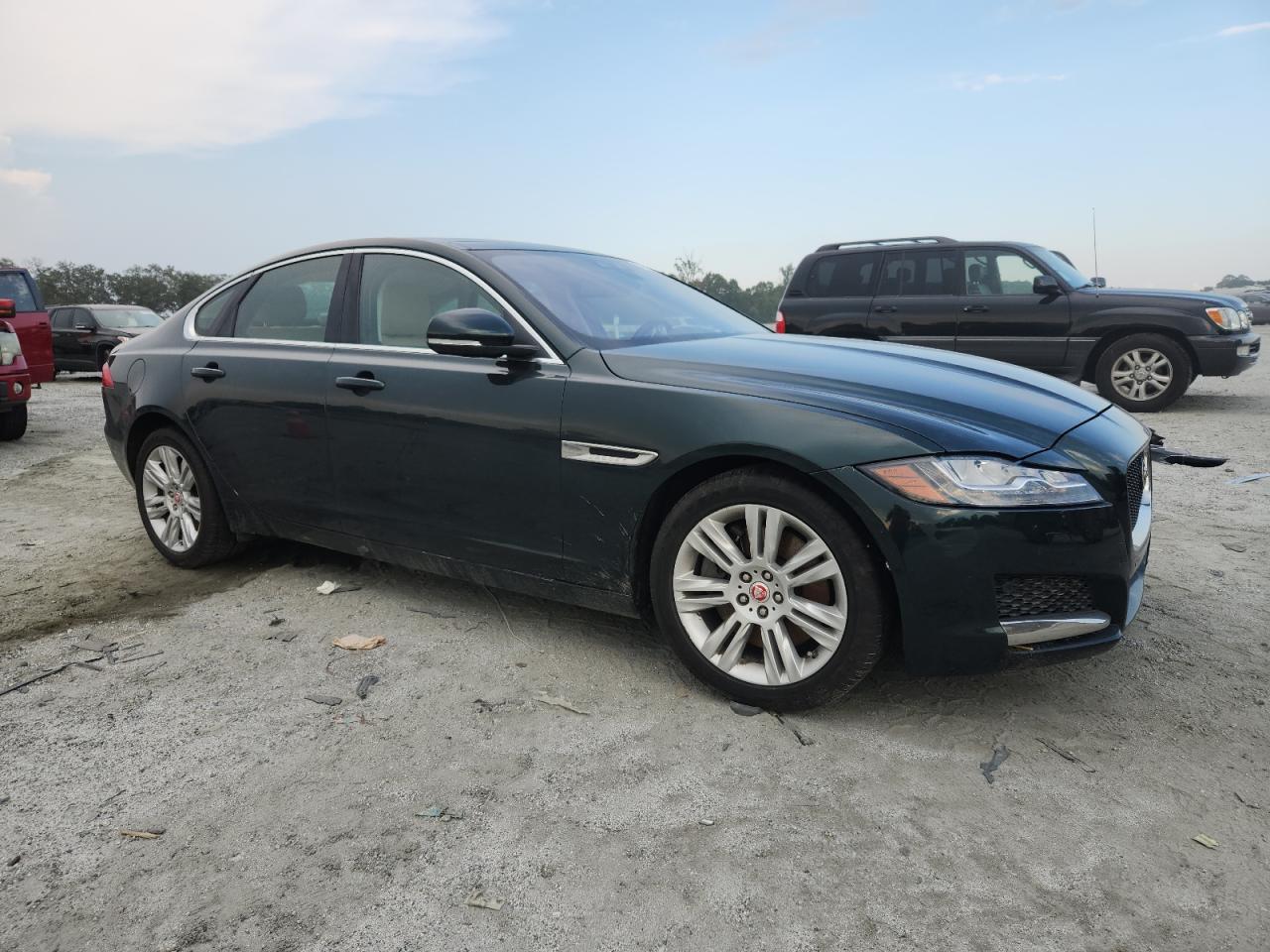2017 Jaguar Xf Premium - Фото 4