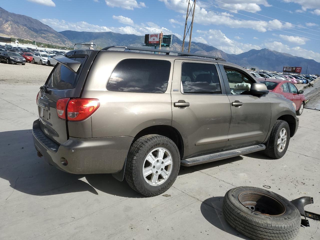 2010 Toyota Sequoia Sr5 - Фото 3