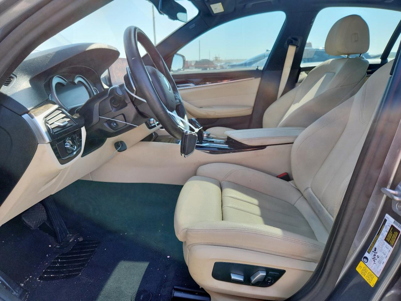 2019 BMW 530 I - Image 7