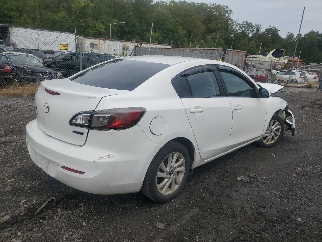 2013 Mazda 3 I - Фото 3