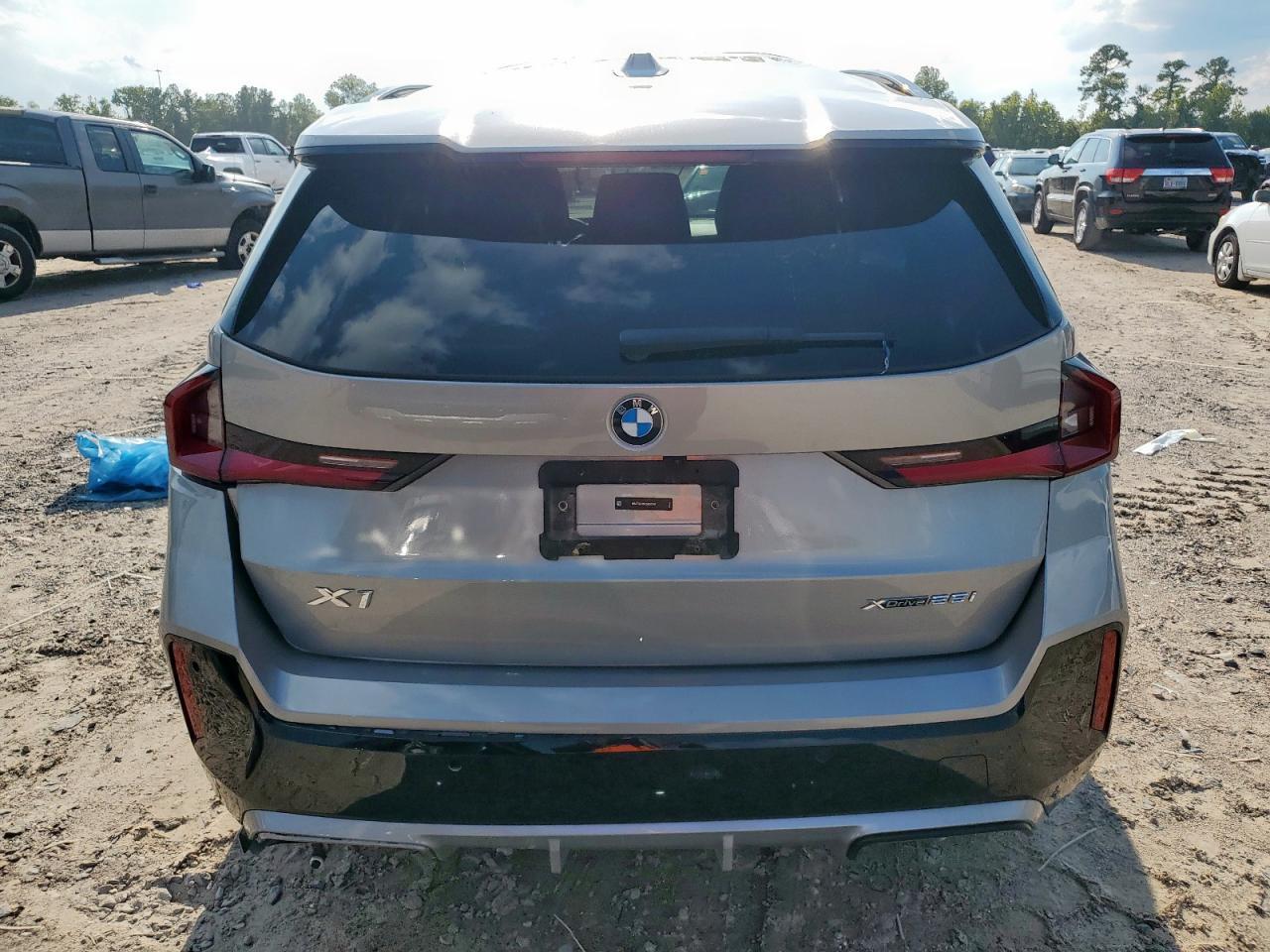 2025 BMW X1 xDrive28I - Image 6