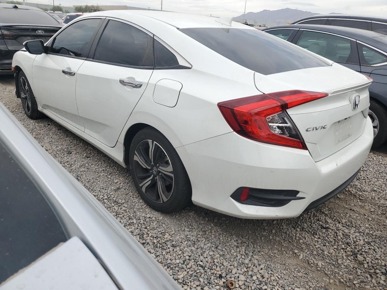 2018 Honda Civic Touring - Фото 2