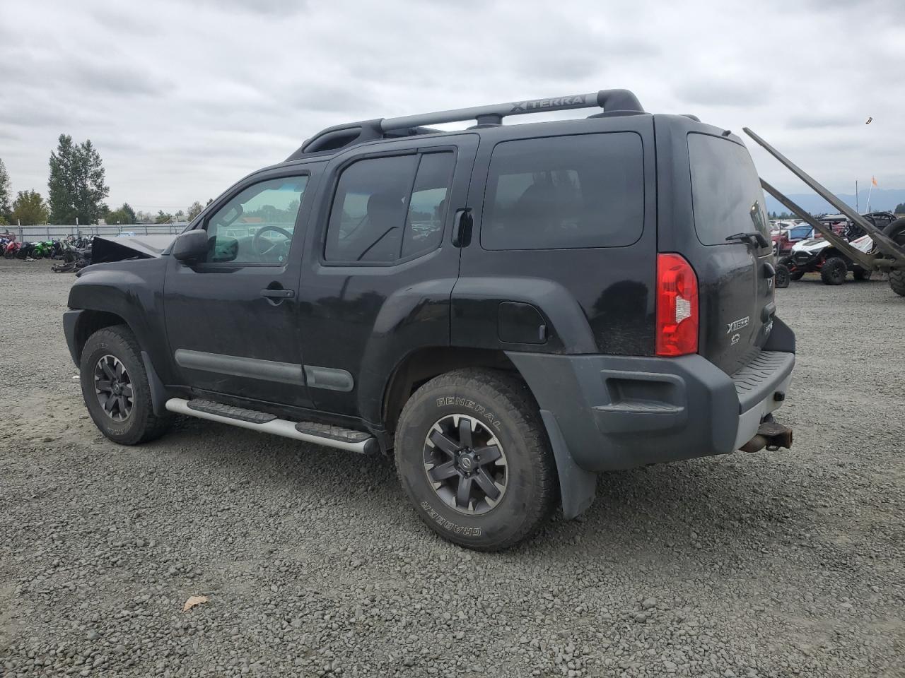 2014 Nissan Xterra X - Image 2