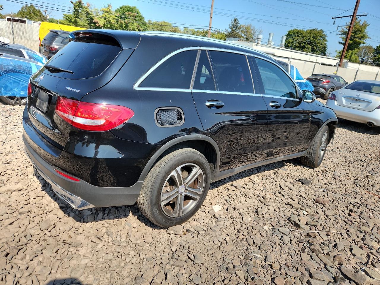 2017 Mercedes-Benz Glc 300 4Matic - Image 3