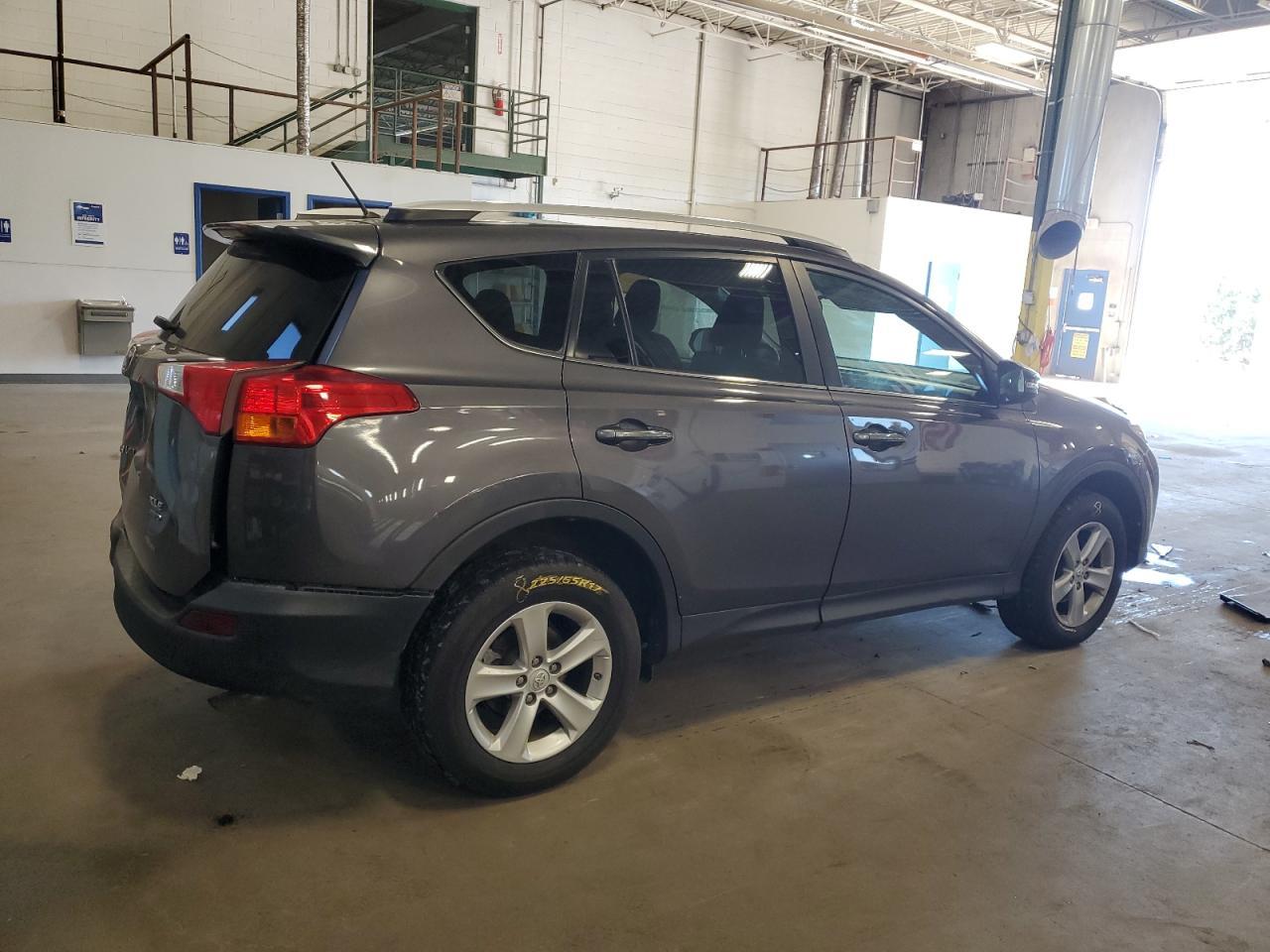 2013 Toyota Rav4 Xle - Image 3
