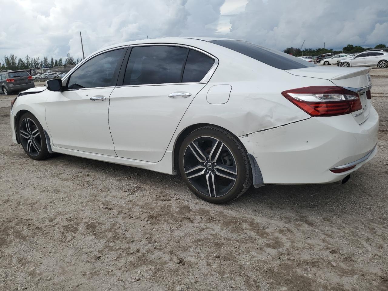 2017 Honda Accord Sport - Фото 2