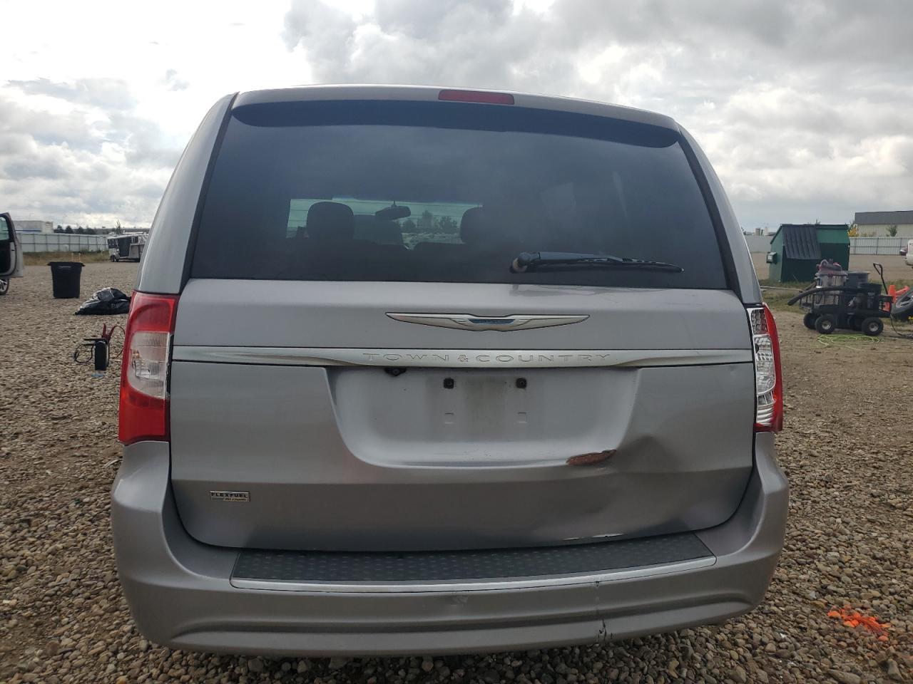 2014 Chrysler Town & Country Touring - Фото 6