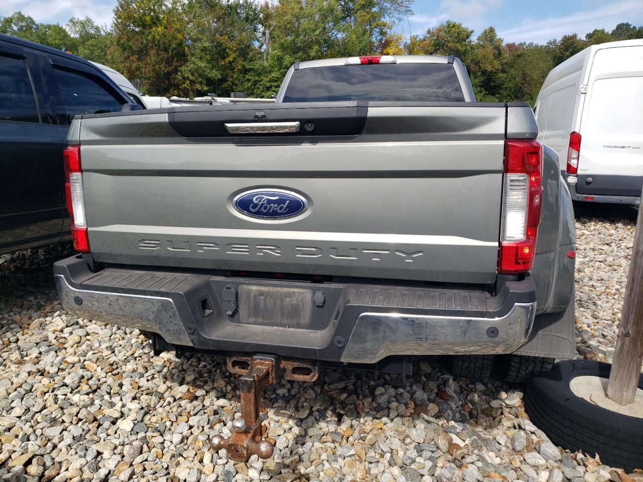 2019 Ford F350 Super Duty - Image 6