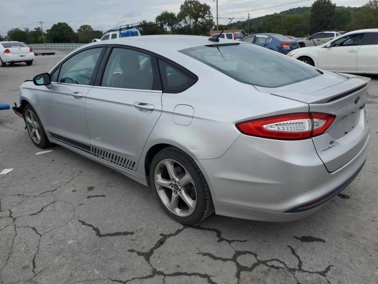 2013 Ford Fusion Se - Фото 2