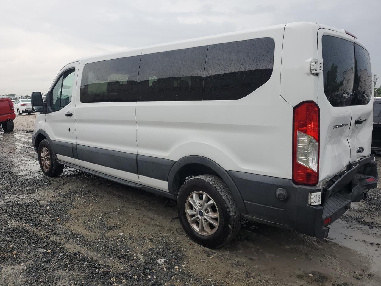 2015 Ford Transit T-350 - Image 2