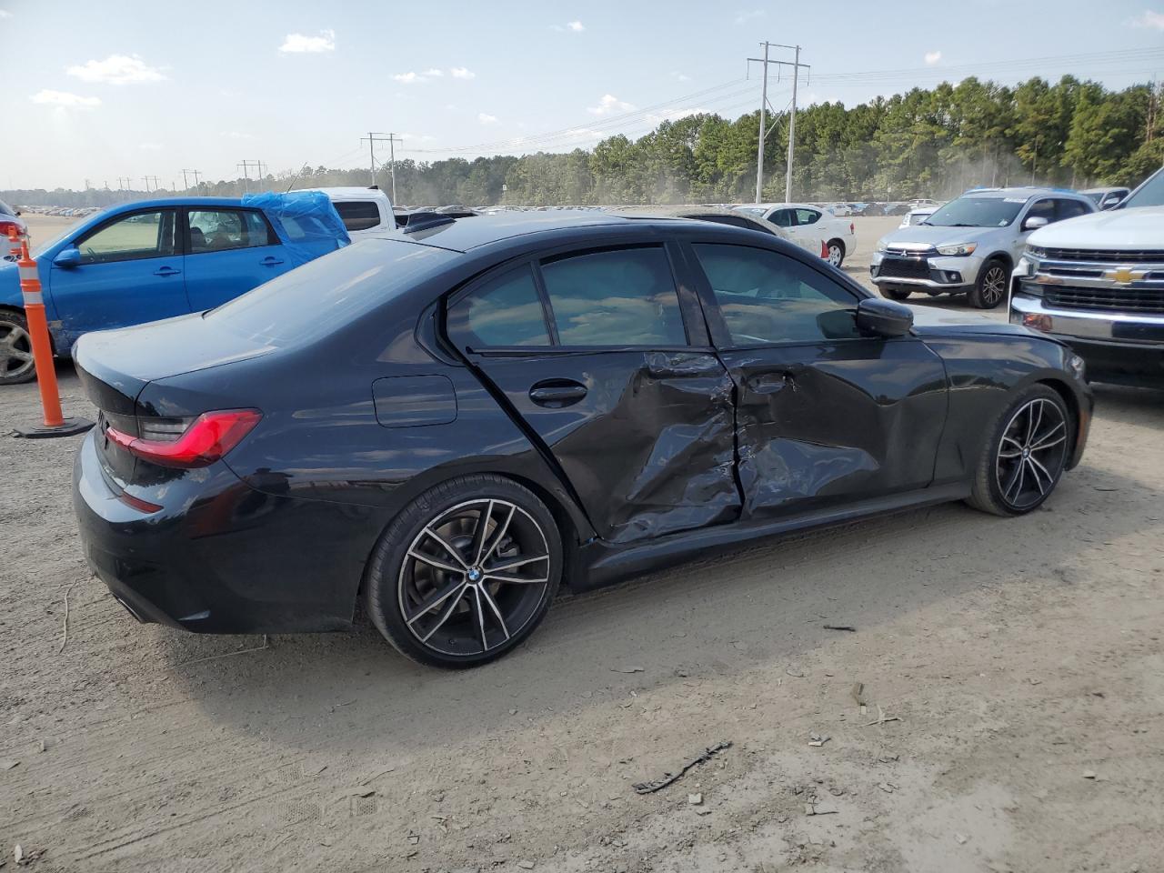 2021 BMW 330I - Фото 3
