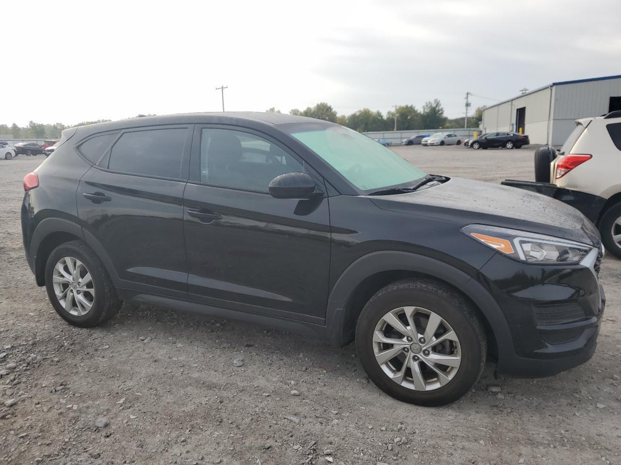 2021 Hyundai Tucson Se - Image 4