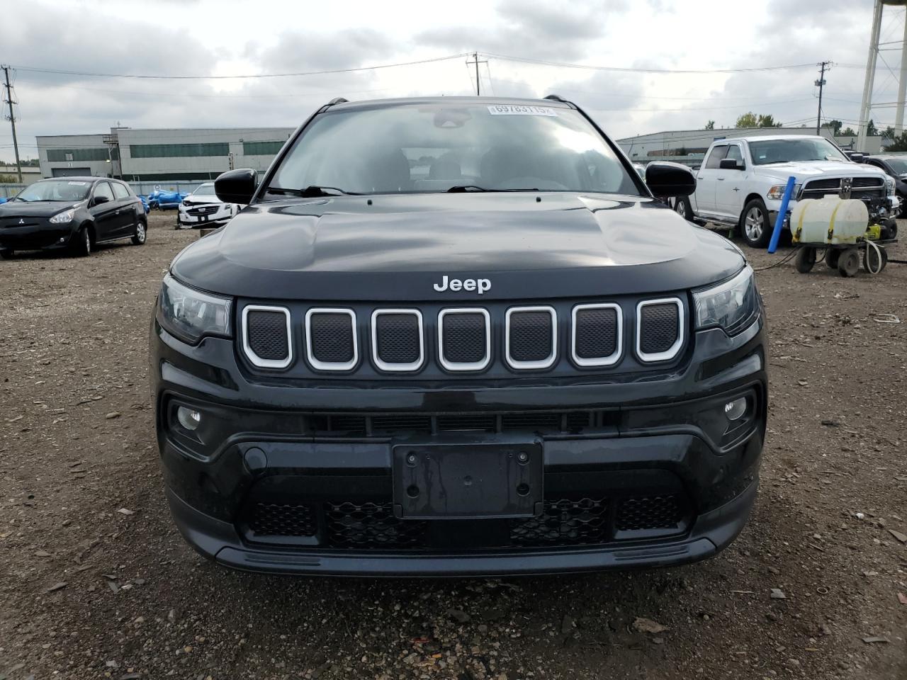 2022 Jeep Compass Latitude - Image 5