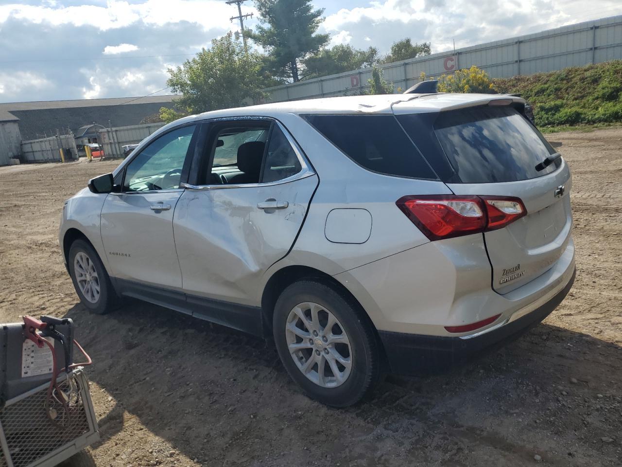 2020 Chevrolet Equinox Lt - Image 2