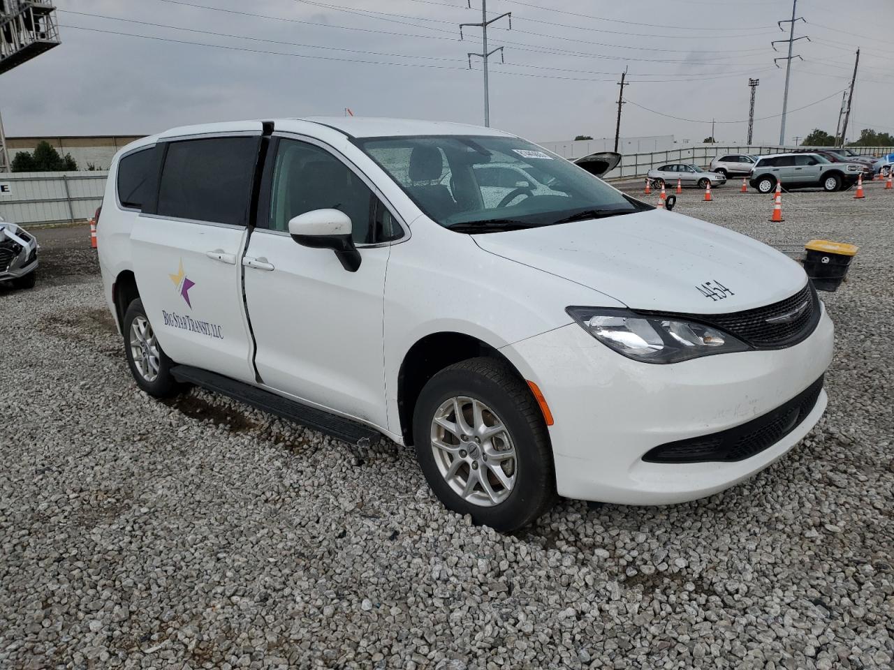 2022 Chrysler Voyager Lx - Фото 4