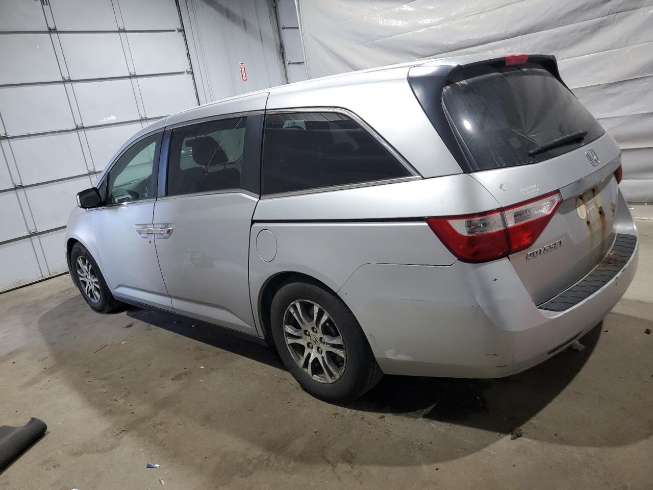 2011 Honda Odyssey Ex - Image 2
