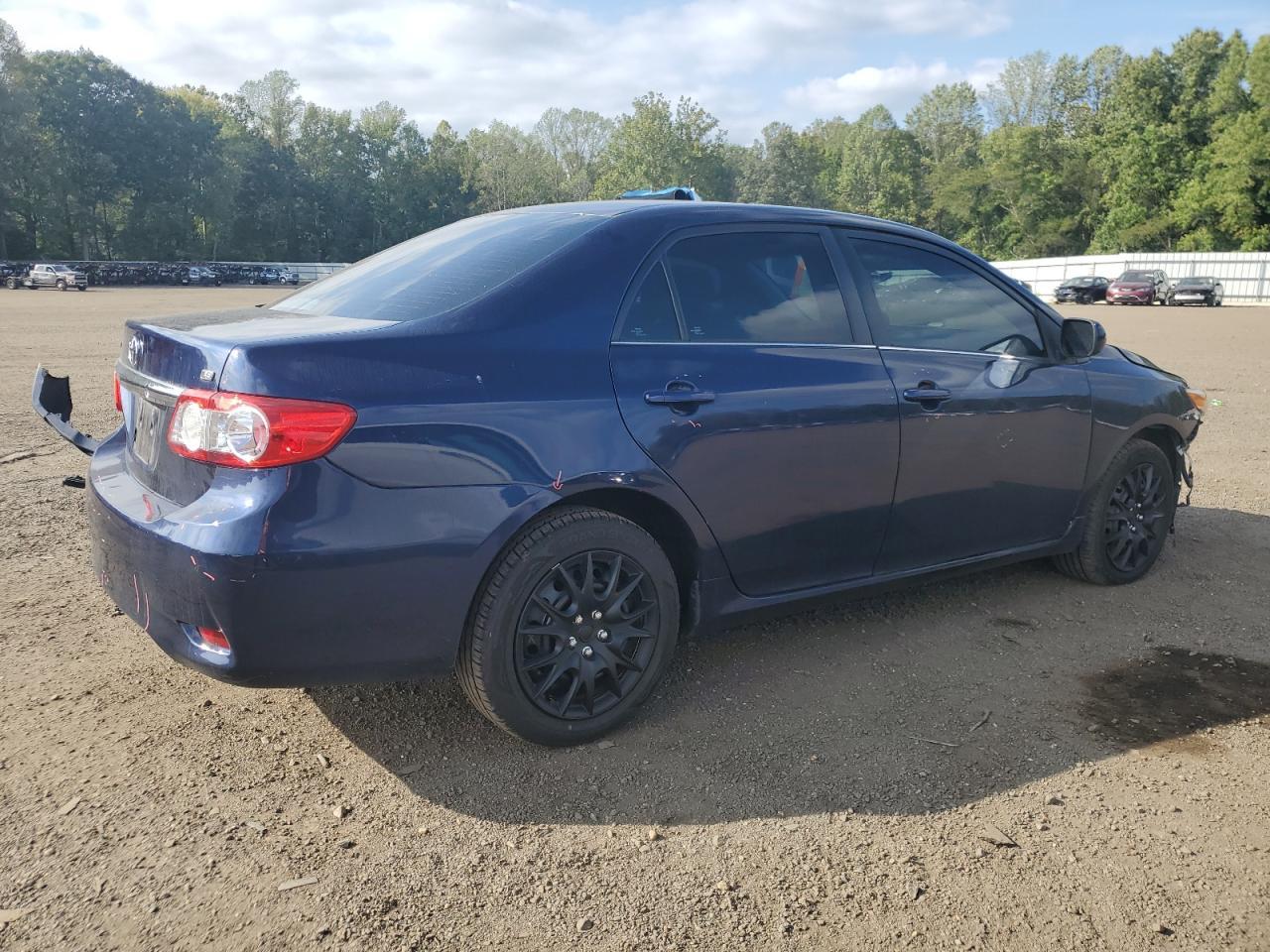 2013 Toyota Corolla Base - Фото 3