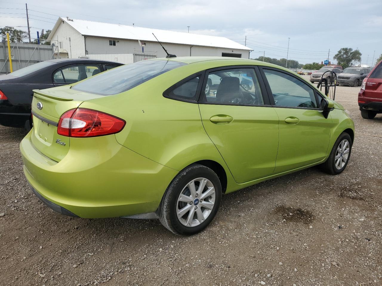 2011 Ford Fiesta Se - Фото 3