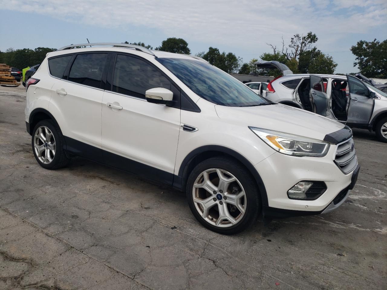 2018 Ford Escape Titanium - Image 4