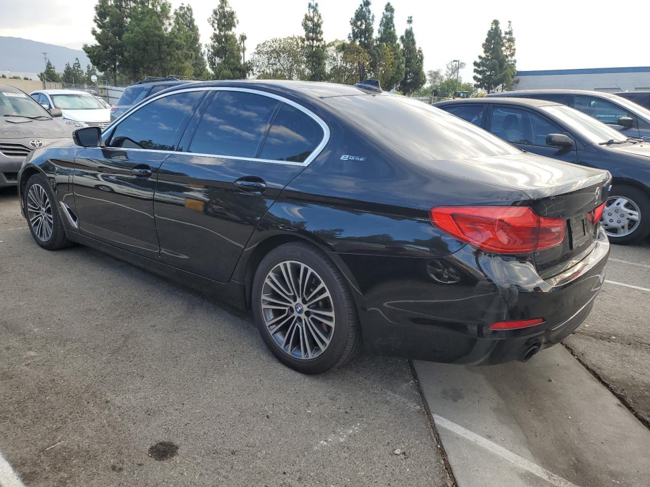 2019 BMW 530E - Image 2