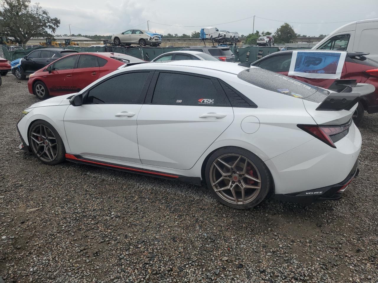 2022 Hyundai Elantra N - Фото 2