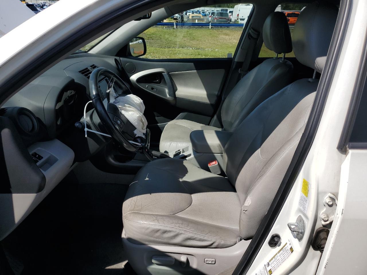2011 Toyota Rav4 Limited - Image 7