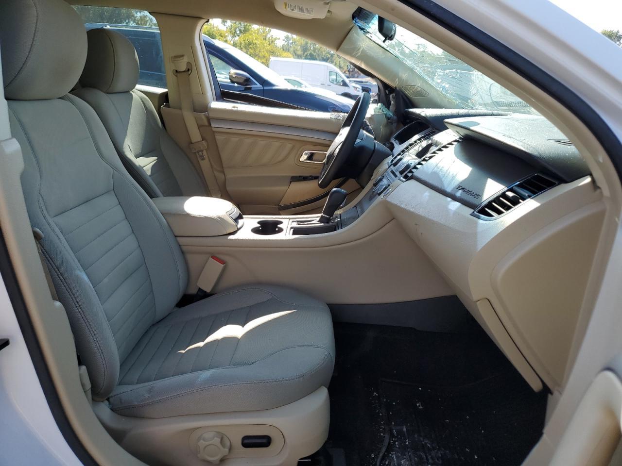 2018 Ford Taurus Se - Фото 7