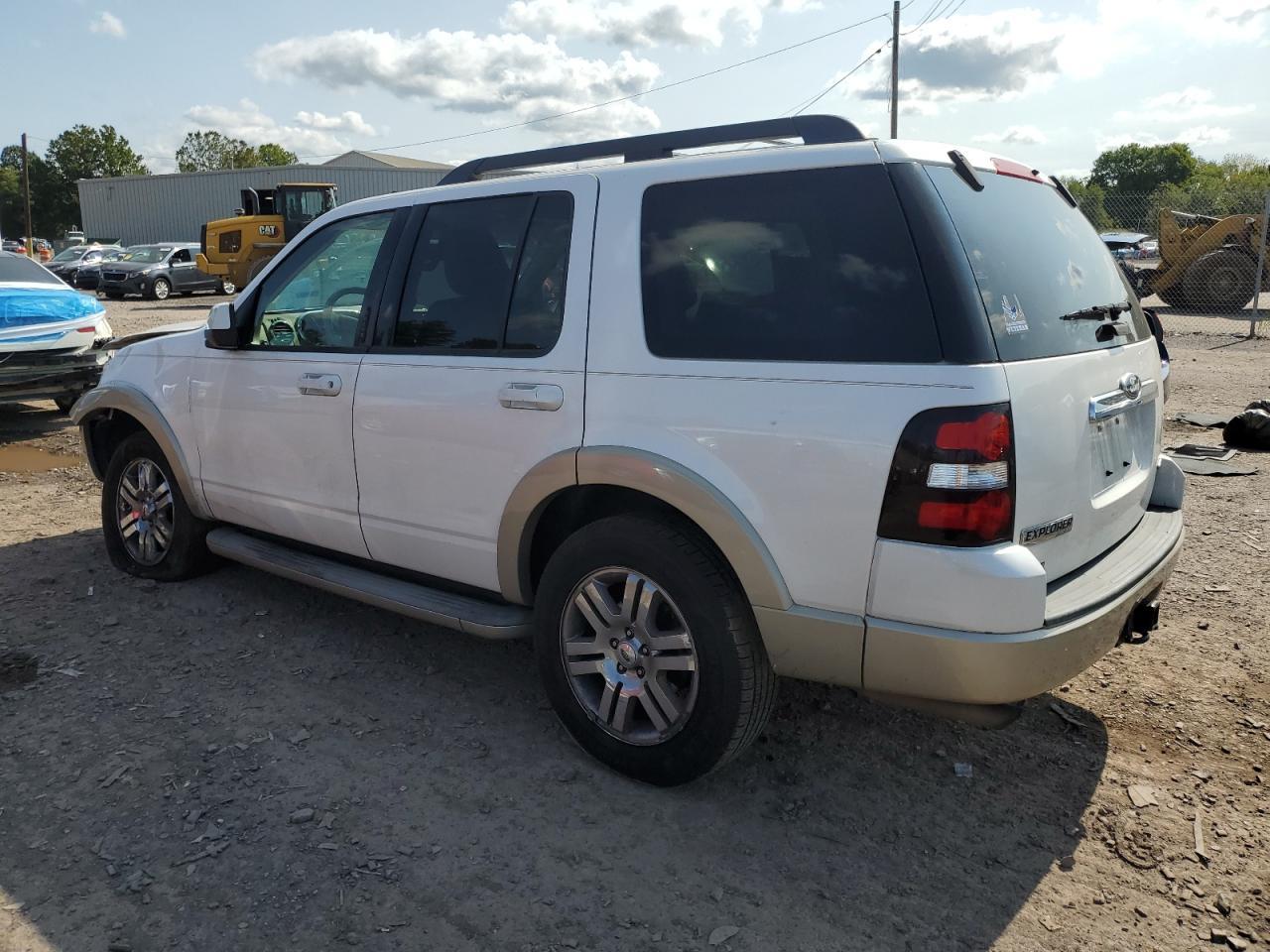 2010 Ford Explorer Eddie Bauer - Фото 2