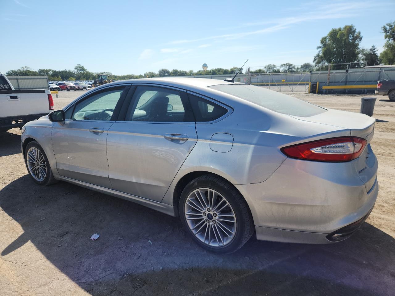 2014 Ford Fusion Se - Фото 2