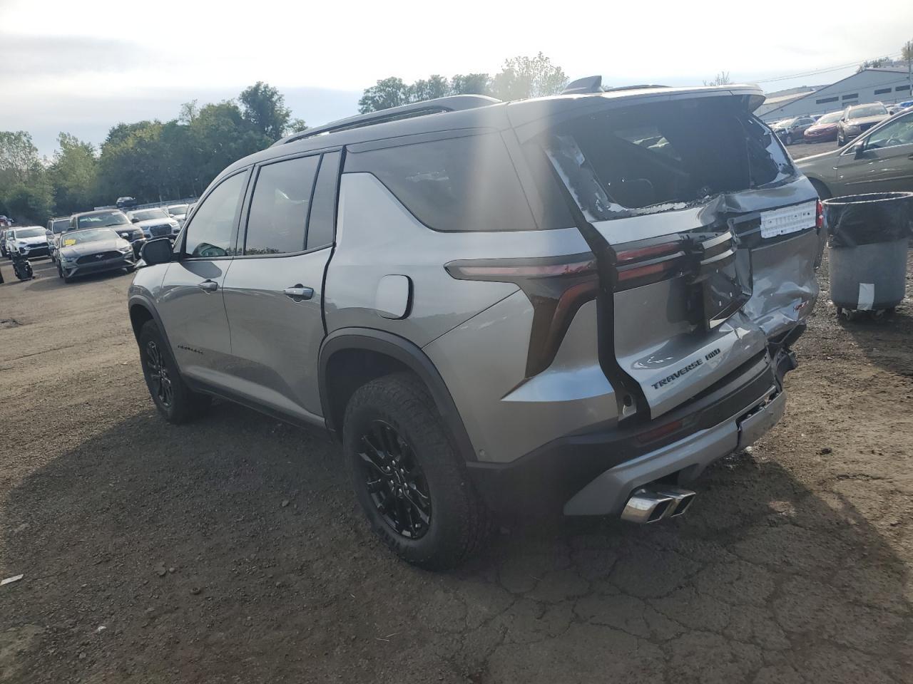 2024 Chevrolet Traverse Lt Z71 - Фото 2