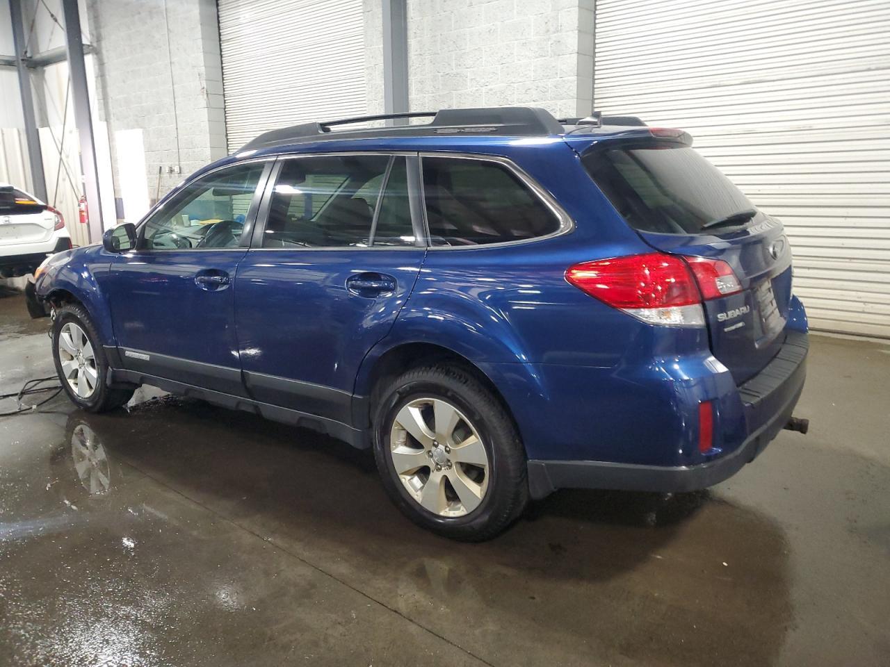 2011 Subaru Outback 2.5I Limited - Image 2
