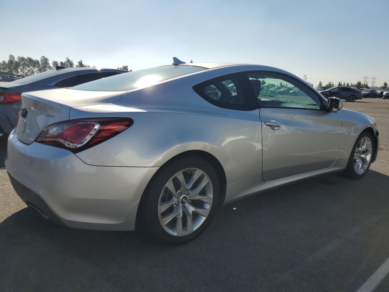 2013 Hyundai Genesis Coupe 2.0T - Фото 3