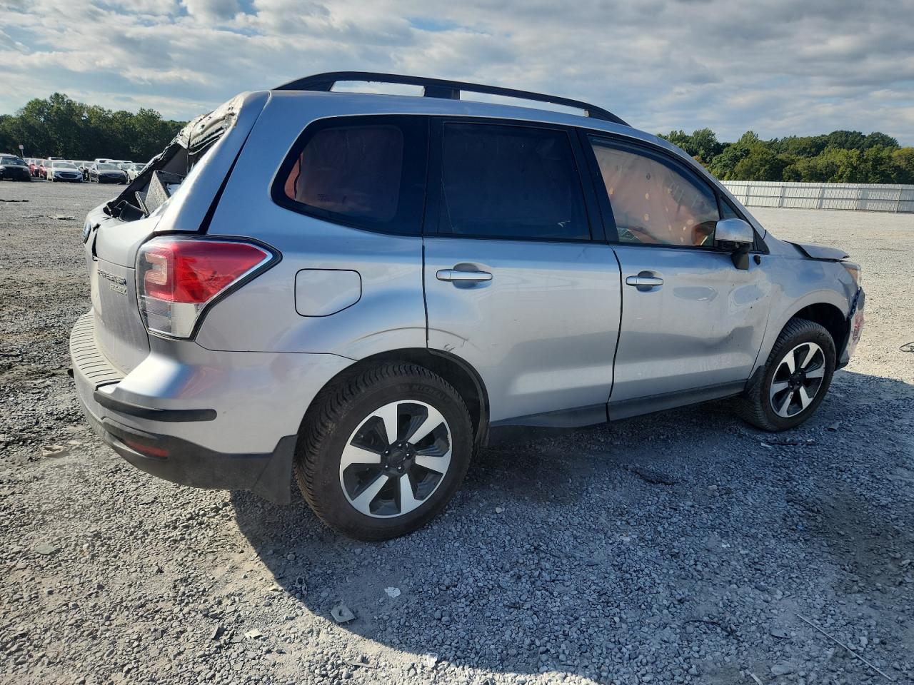 2017 Subaru Forester 2.5I Premium - Image 3