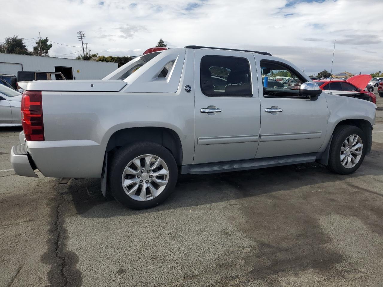 2013 Chevrolet Avalanche Ls - Фото 3