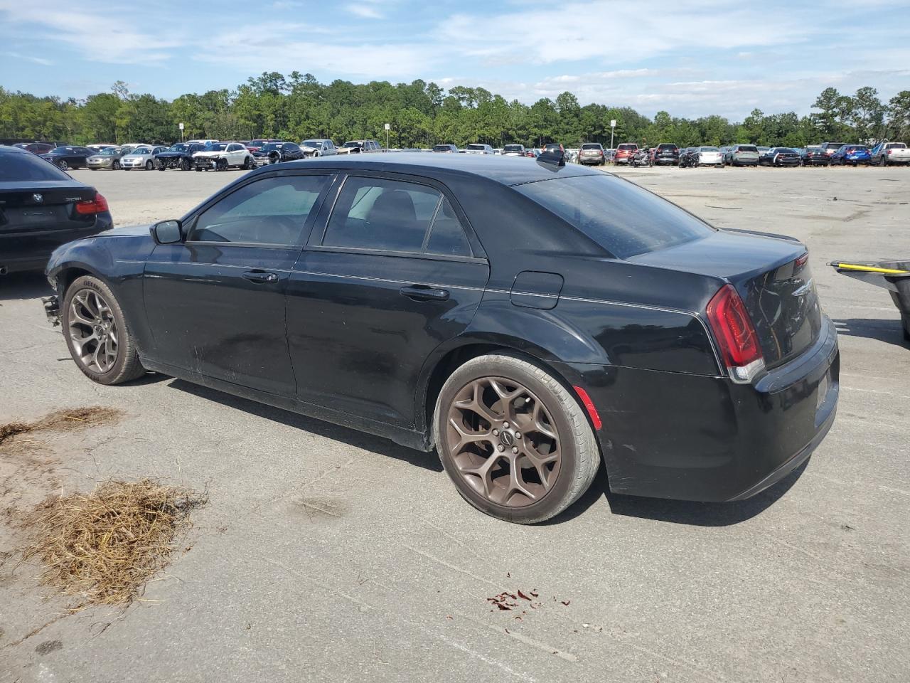 2018 Chrysler 300 Touring - Image 2