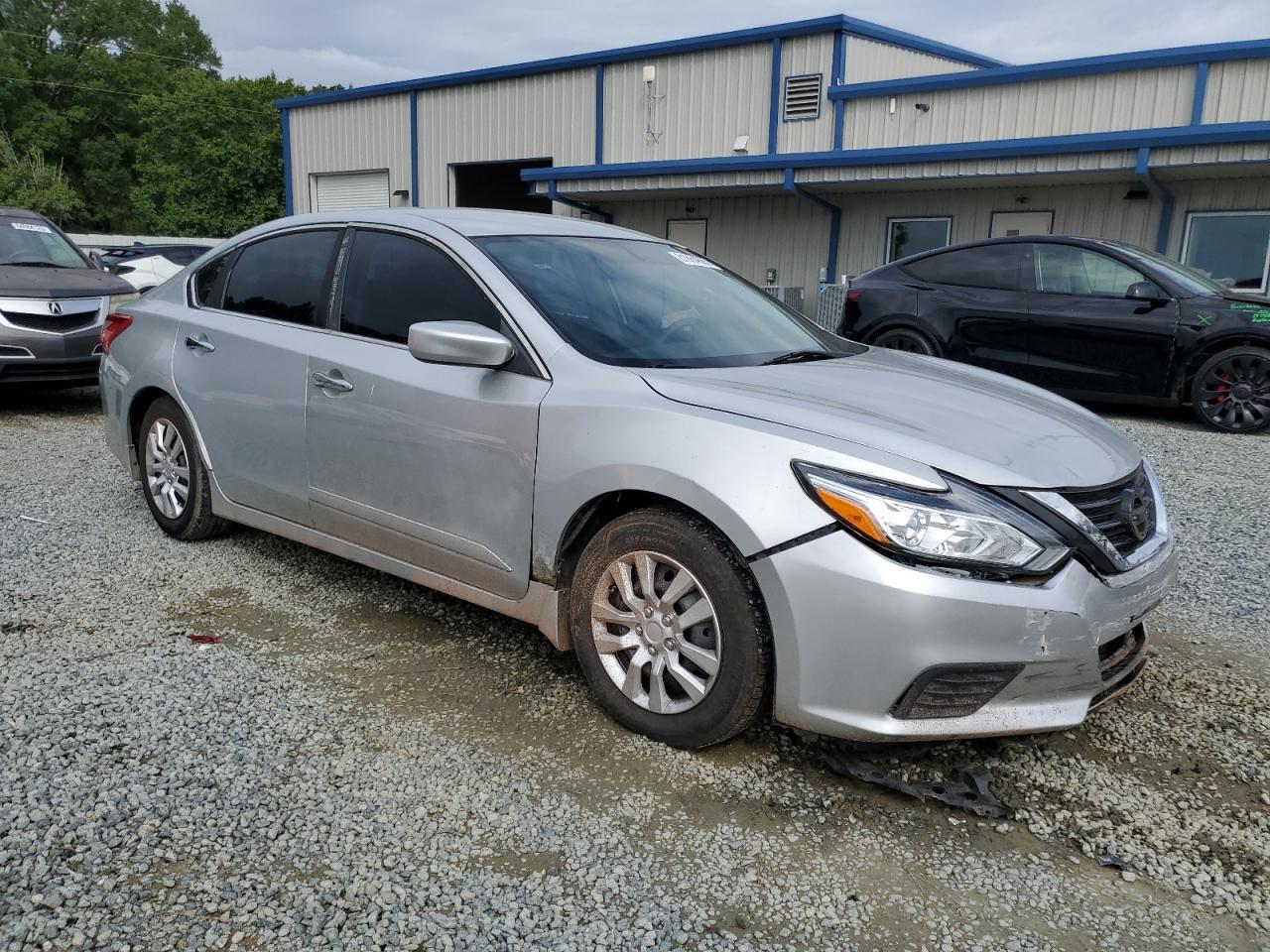 2016 Nissan Altima 2.5 - Image 4