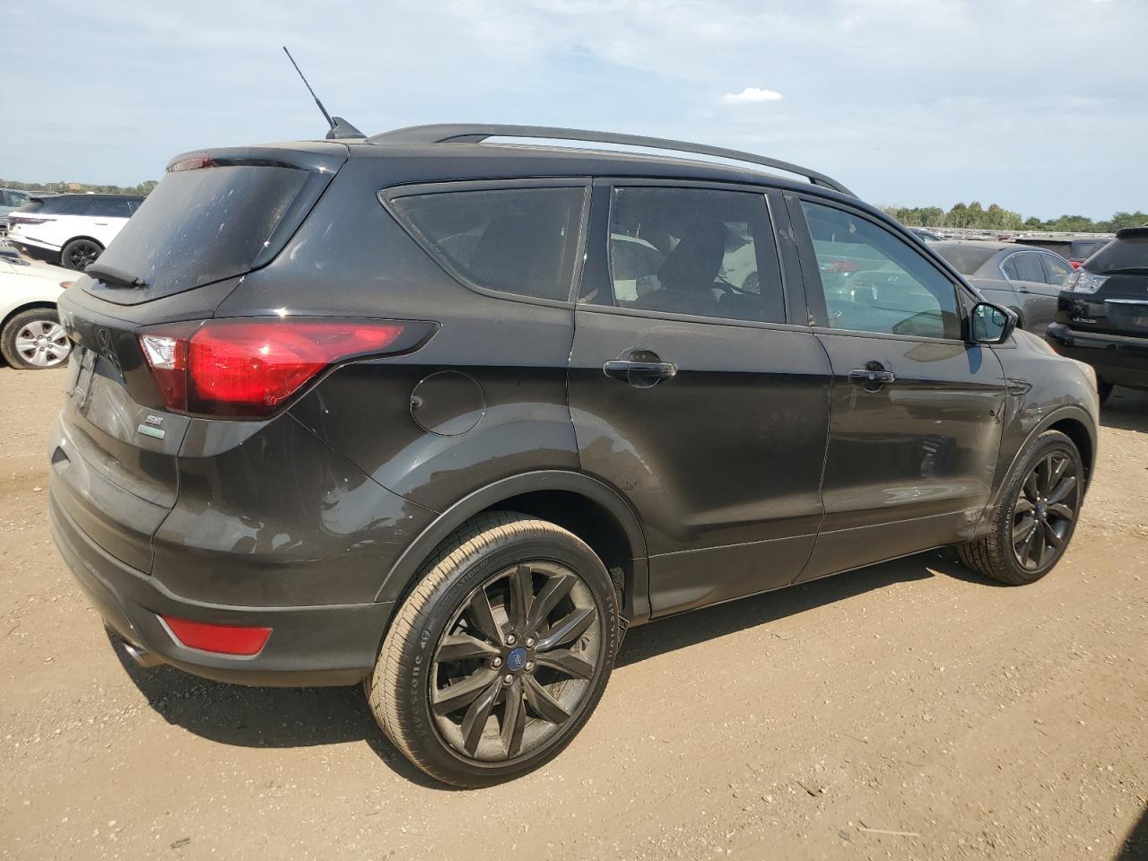 2019 Ford Escape Se - Фото 3