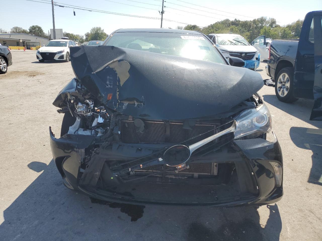 2016 Toyota Camry Le - Фото 5
