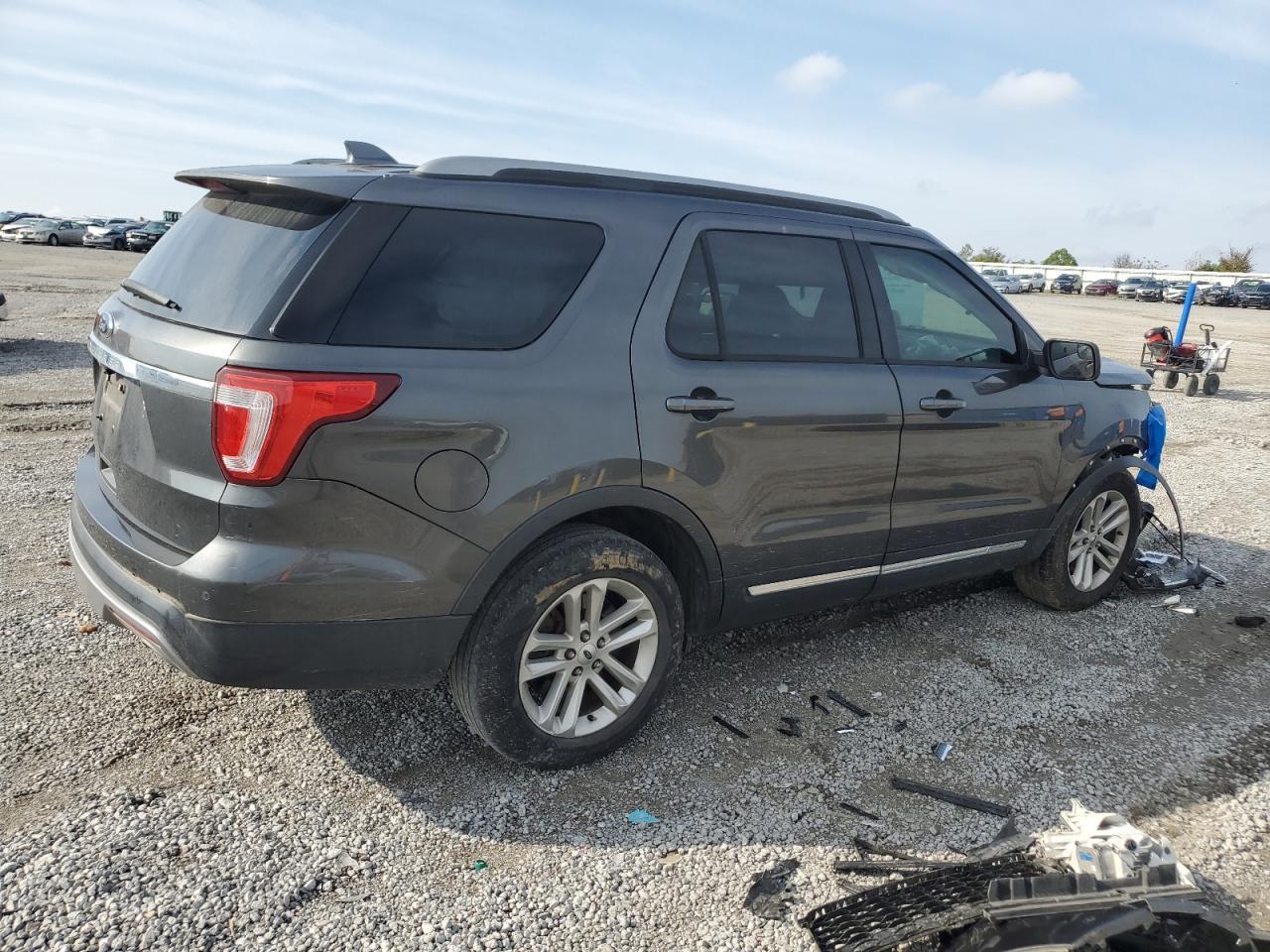 2017 Ford Explorer Xlt - Image 3