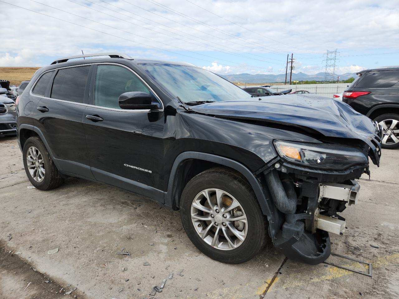 2019 Jeep Cherokee Latitude Plus - Image 4