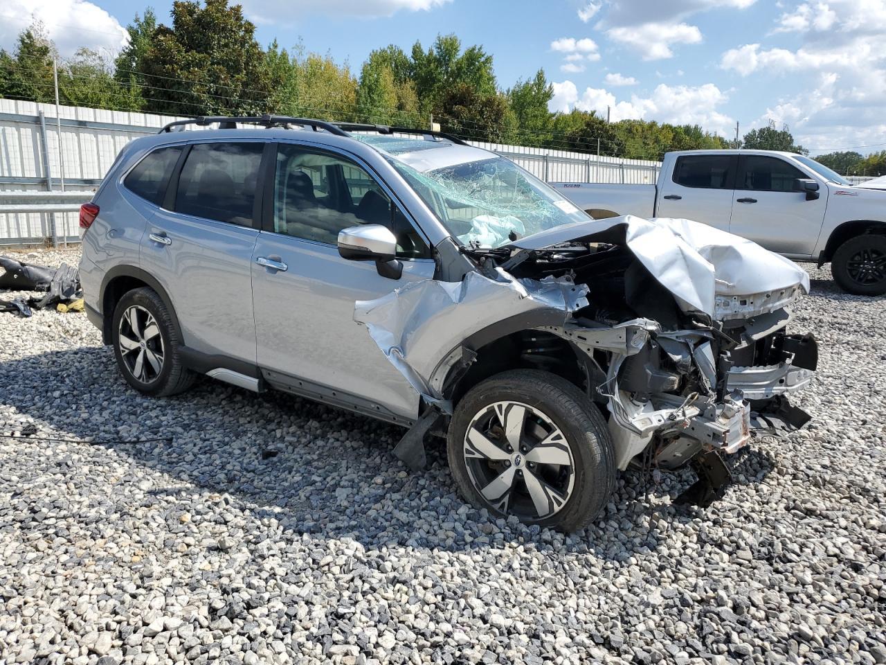 2019 Subaru Forester Touring - Image 4