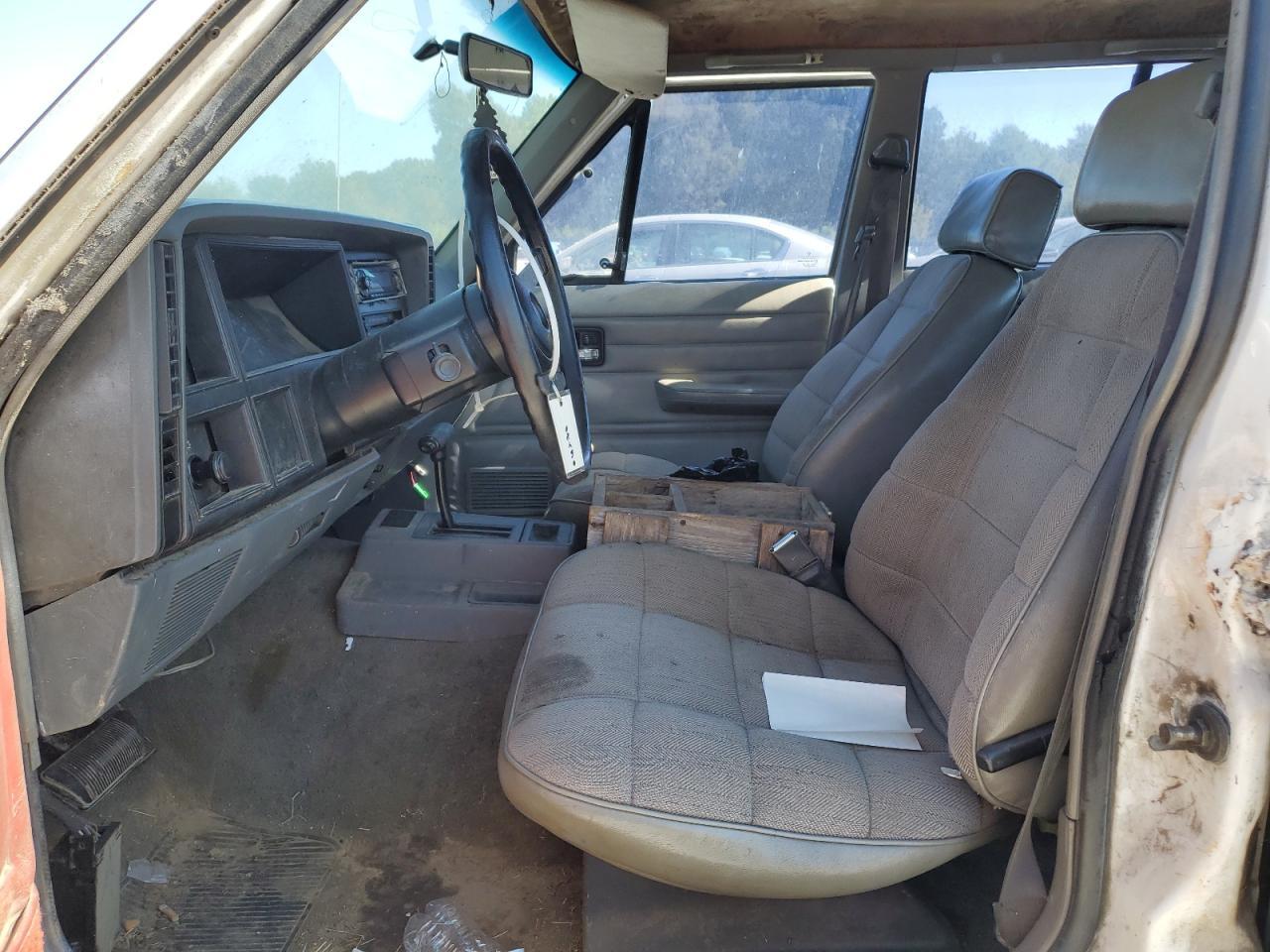 1993 Jeep Cherokee - Image 7