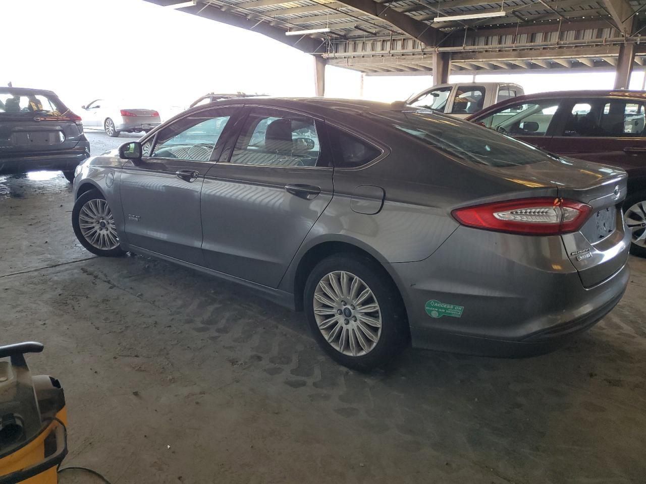 2013 Ford Fusion Se Phev - Фото 2