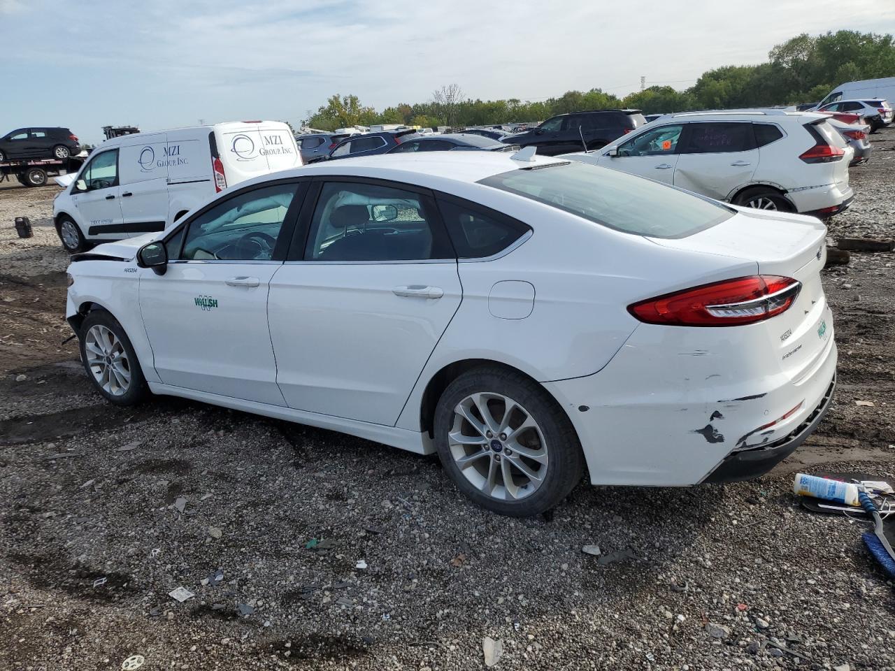 2020 Ford Fusion Se - Фото 2