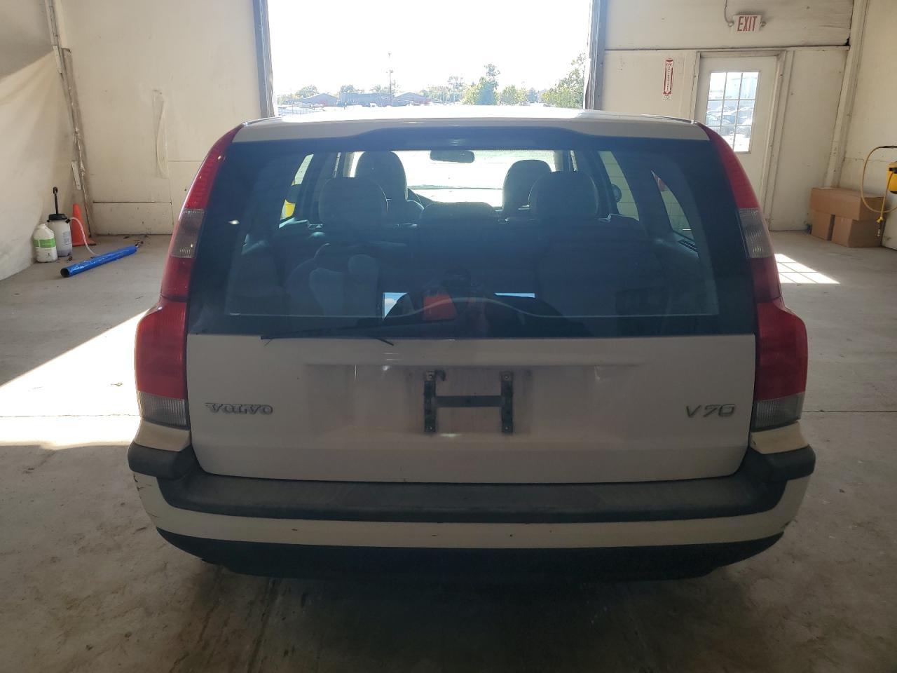 2001 Volvo V70 - Image 6