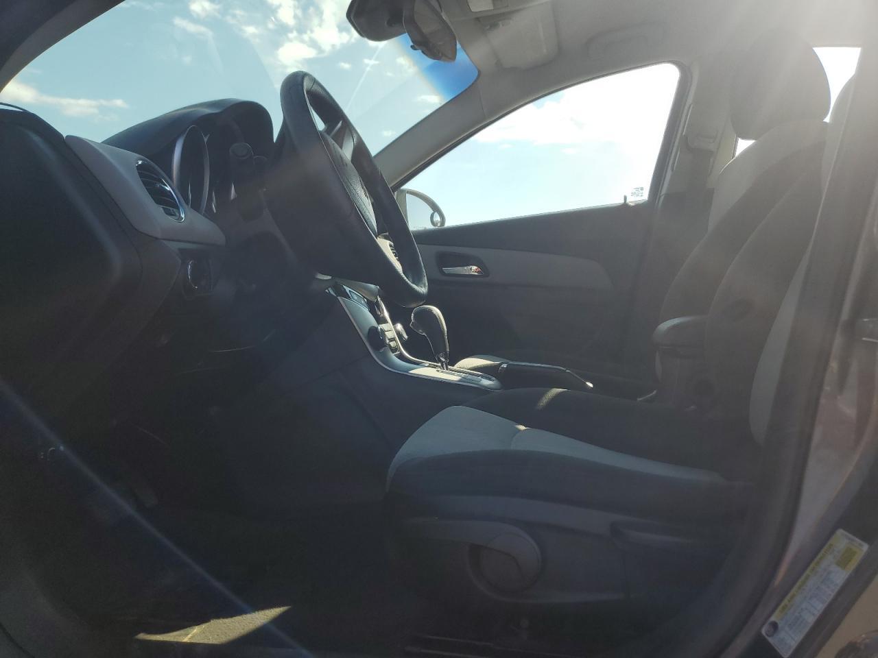 2011 Chev Cruze Ls - Фото 7