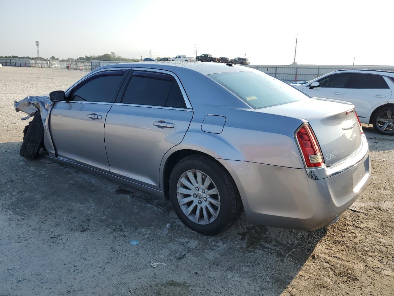 2014 Chrysler 300 - Image 2