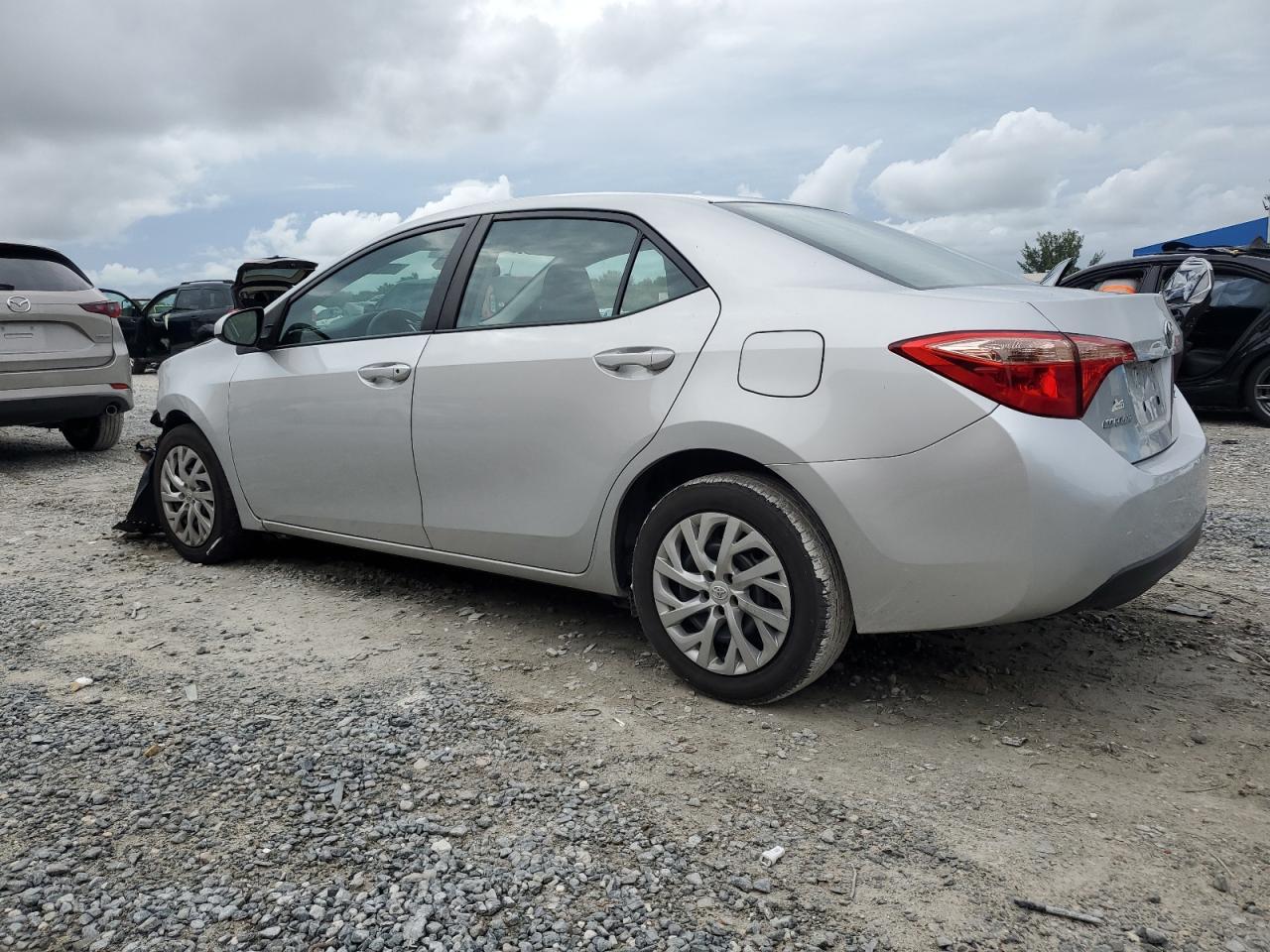 2017 Toyota Corolla L - Фото 2