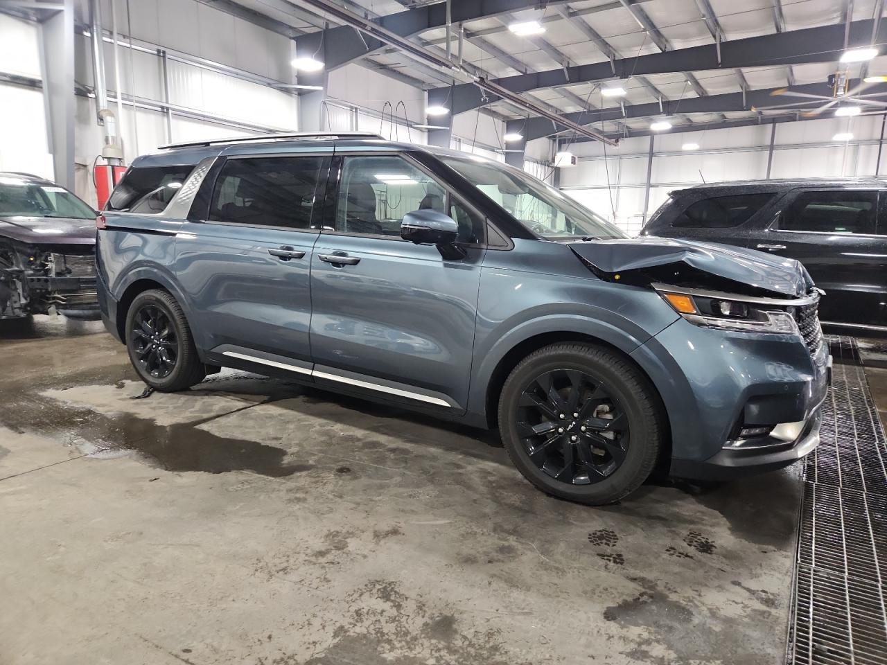 2023 Kia Carnival Sx - Фото 4